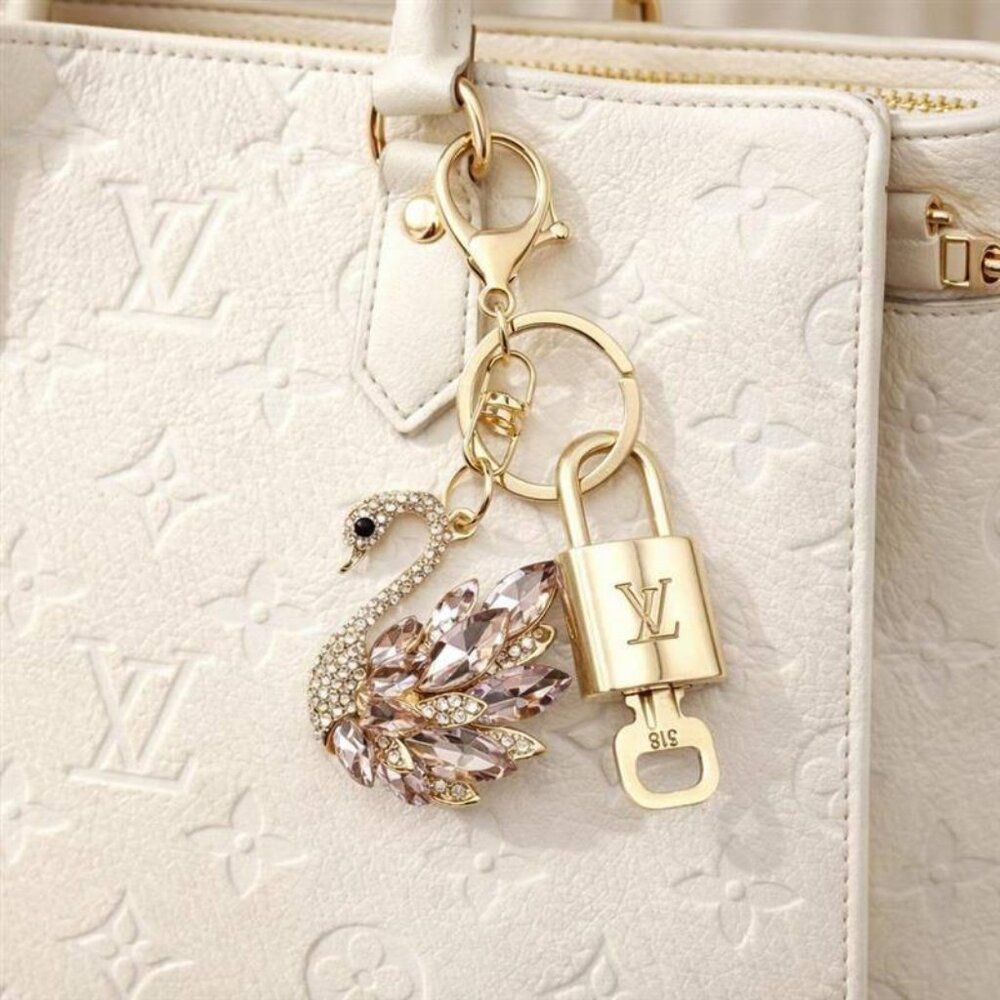 Authentic Louis Vuitton Gold Padlock 🔒 Shiny LV Key + Bag Unbranded Swan Charm